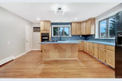 634 Leonard Avenue, Uniondale, NY 11553 - Photo 6