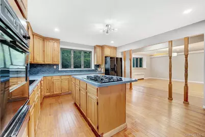 634 Leonard Avenue, Uniondale, NY 11553 - Photo 8