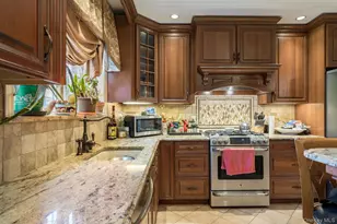 130-35 229th St, Springfield Gardens, NY 11413 - Photo 20