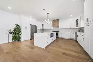 9 Vista Ln, Levittown, NY 11756 - Photo 12