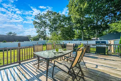 40 Avenue A, Holbrook, NY 11741 - Photo 20