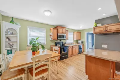 40 Avenue A, Holbrook, NY 11741 - Photo 6
