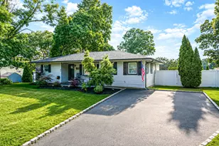 40 Avenue A, Holbrook, NY 11741 - Photo 2