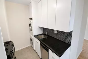 27110 Grand Central Pkwy, Floral Park, NY 11005 - Photo 6