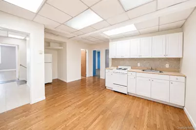 6419 Myrtle Avenue, Ridgewood, NY 11385 - Photo 16