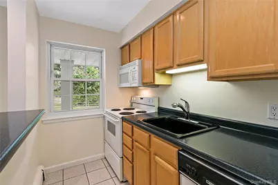101 Nottingham Road #E, Bedford Hills, NY 10507 - Photo 12