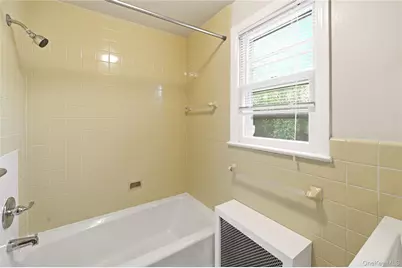 19 Sunset Avenue, Glen Cove, NY 11542 - Photo 18