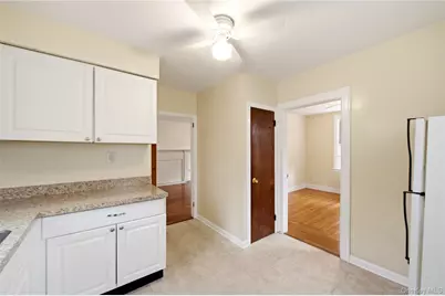 19 Sunset Avenue, Glen Cove, NY 11542 - Photo 10