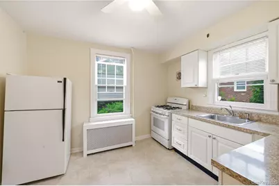19 Sunset Avenue, Glen Cove, NY 11542 - Photo 8