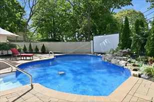136 Tardy Ln S, Wantagh, NY 11793 - Photo 32