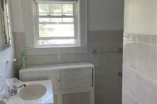 28 Ellwood St, Glen Cove, NY 11542 - Photo 8