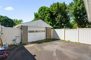 19 Blake St, Newburgh, NY 12550 - Photo 24