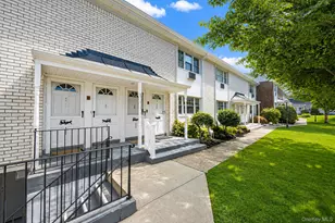 4715 Wilshire Ln, Oakdale, NY 11769 - Photo 2