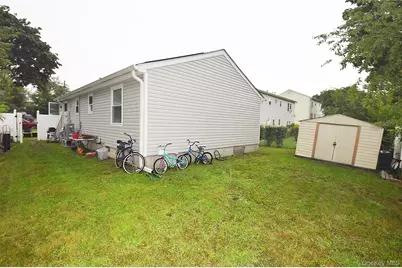 35 S 20th Street, Wyandanch, NY 11798 - Photo 14