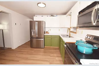 35 S 20th Street, Wyandanch, NY 11798 - Photo 6