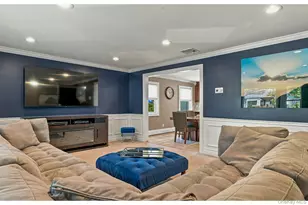 8 Marlan Ct, Smithtown, NY 11787 - Photo 14