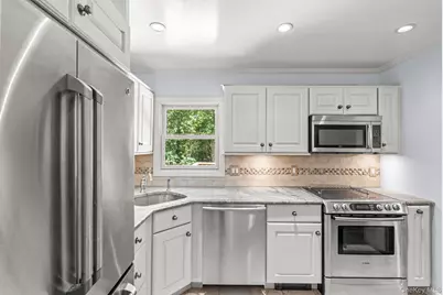 269 Woodlands Ave, White Plains, NY 10607 - Photo 12