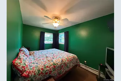 7 Crystal Lane, Brentwood, NY 11717 - Photo 12