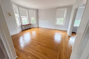 94 Fallwood Pkwy, Farmingdale, NY 11735 - Photo 12
