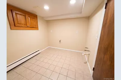 94 Fallwood Parkway, Farmingdale, NY 11735 - Photo 30