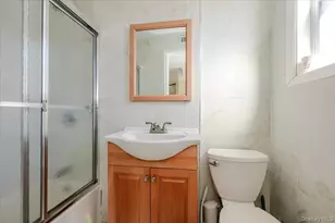 272 Brinsmade Ave, Bronx, NY 10465 - Photo 16
