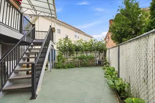 1366 Siegfried Pl, Bronx, NY 10465 - Photo 32