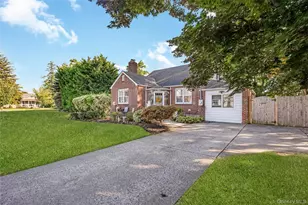 42 Spencer St, Farmingdale, NY 11735 - Photo 4