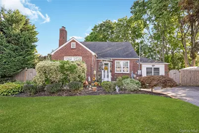 42 Spencer Street, Farmingdale, NY 11735 - Photo 2