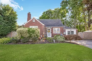 42 Spencer St, Farmingdale, NY 11735 - Photo 2