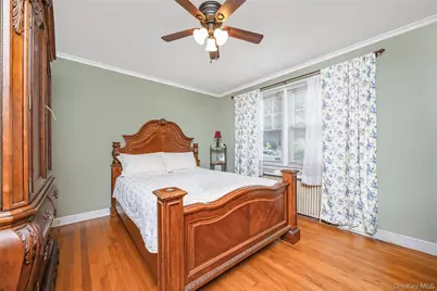 42 Spencer Street, Farmingdale, NY 11735 - Photo 18
