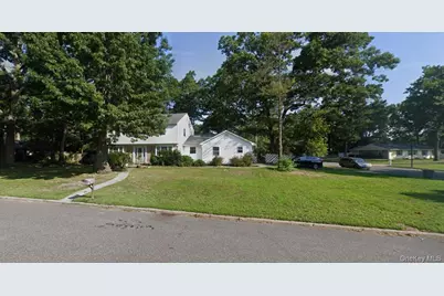 27 Whitmore Lane, Coram, NY 11727 - Photo 1