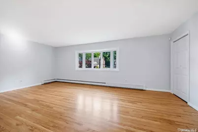 49 Neulist Avenue #2nd Fl, Port Washington, NY 11050 - Photo 12