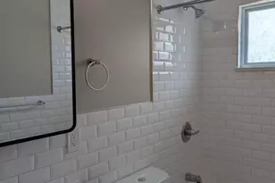1727 N Gardiner Dr, Bay Shore, NY 11706 - Photo 6
