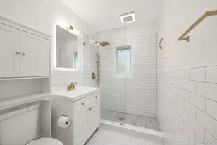 63-39 77th Pl, Middle Village, NY 11379 - Photo 10