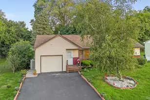 241 Garden St, New Windsor, NY 12553 - Photo 2