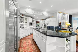 66 S Lewis Pl, Rockville Centre, NY 11570 - Photo 12