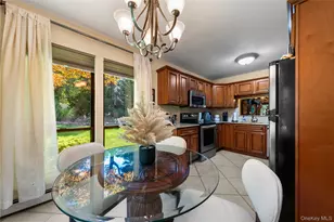 4 Lyndon Ct, Bohemia, NY 11716 - Photo 4