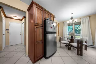 4 Lyndon Ct, Bohemia, NY 11716 - Photo 6