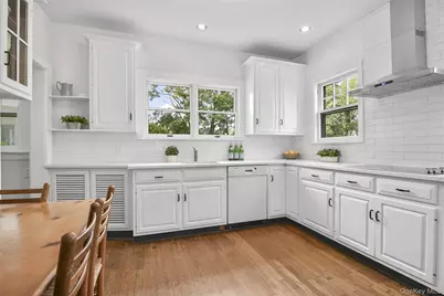 330 Carroll Avenue, Mamaroneck, NY 10543 - Photo 10