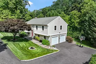 3 Douglas Dr, Pleasantville, NY 10570 - Photo 2