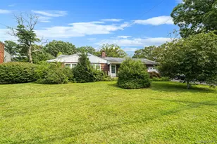 2345 Louis Kossuth Ave, Ronkonkoma, NY 11779 - Photo 2