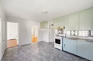 36 Railroad Ave, Center Moriches, NY 11934 - Photo 20
