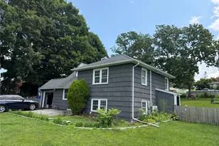 3426 Gomer St, Yorktown Heights, NY 10598 - Photo 2