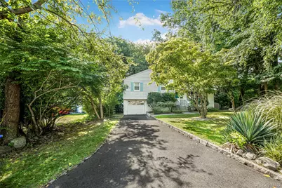 13 Vista Place, Hartsdale, NY 10530 - Photo 2