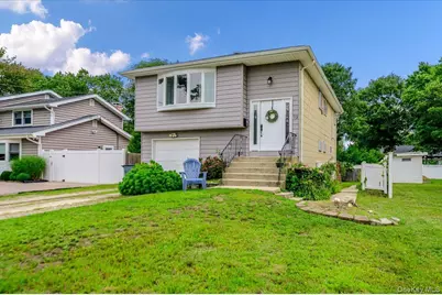 73 Cherokee Avenue, West Islip, NY 11795 - Photo 2