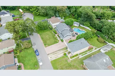 73 Cherokee Avenue, West Islip, NY 11795 - Photo 24