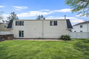 22 Meyer Ln, Medford, NY 11763 - Photo 8