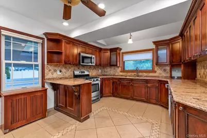 265 Jefferson Street, Franklin Square, NY 11010 - Photo 6