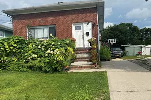 271 Stewart Ave, Hempstead, NY 11550 - Photo 2