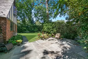 57 Wensley Dr, Great Neck, NY 11020 - Photo 26
